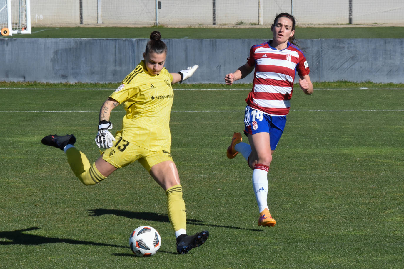 Las rojibancas pudieron y debieron sentenciar un partido cómodo que se complicó en los últimos minutos | Regresaron Inés y Lauri 