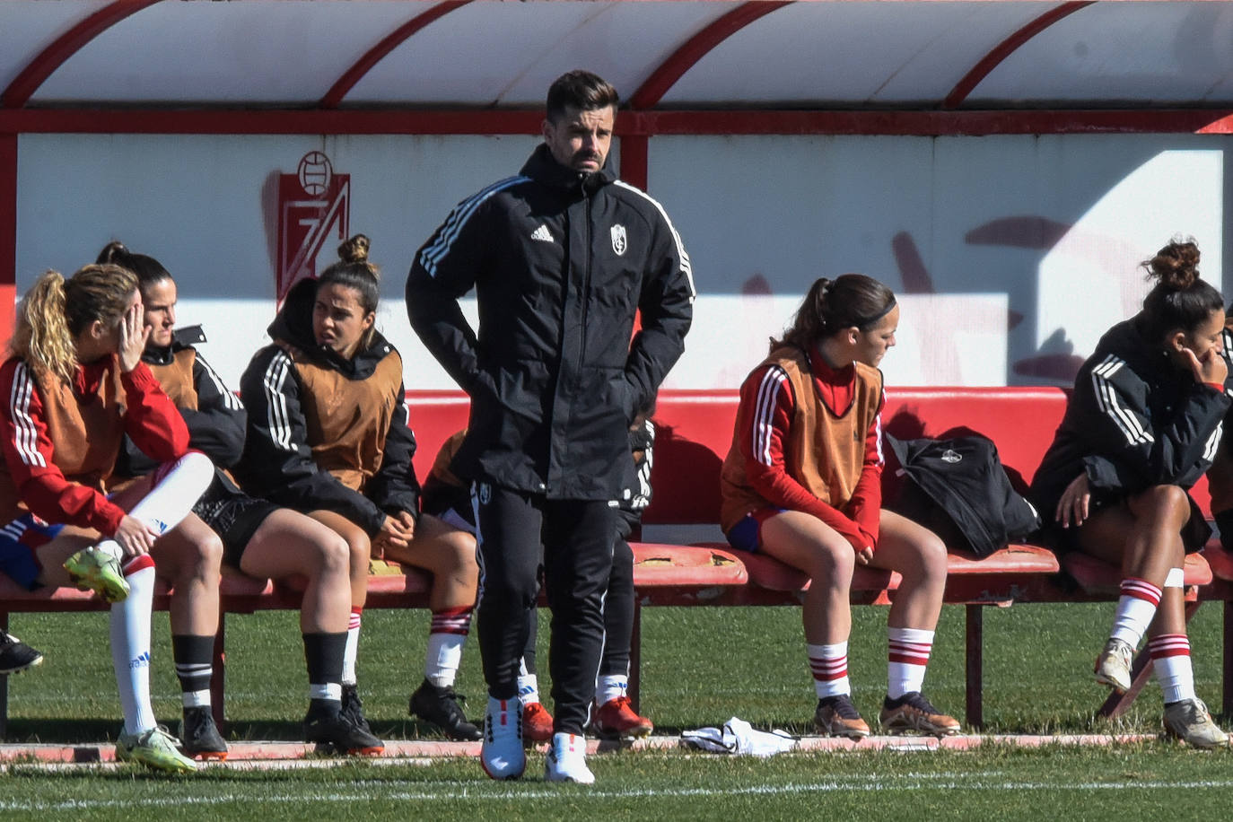 Las rojibancas pudieron y debieron sentenciar un partido cómodo que se complicó en los últimos minutos | Regresaron Inés y Lauri 