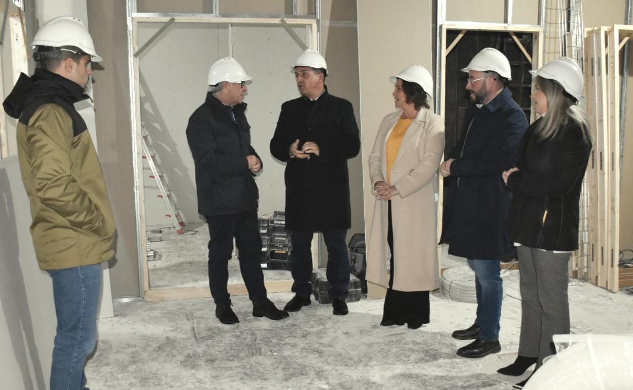 Visita a las obras del consultorio de Bedmar. 