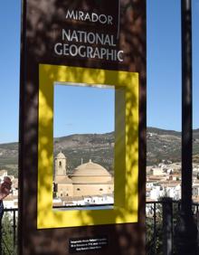 Imagen secundaria 2 - El mirador National Geographic, parada obligatoria de turistas en Montefrío.