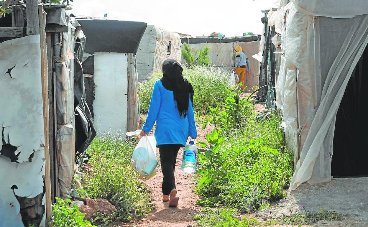 Mujeres migrantes, nuestras vecinas invisibles | ideal