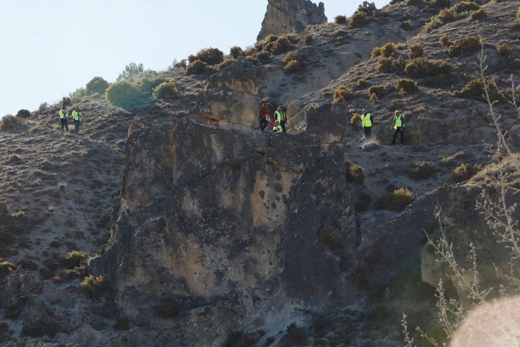 Trabajao para asegurar la ladera en Sierra Nevada. 