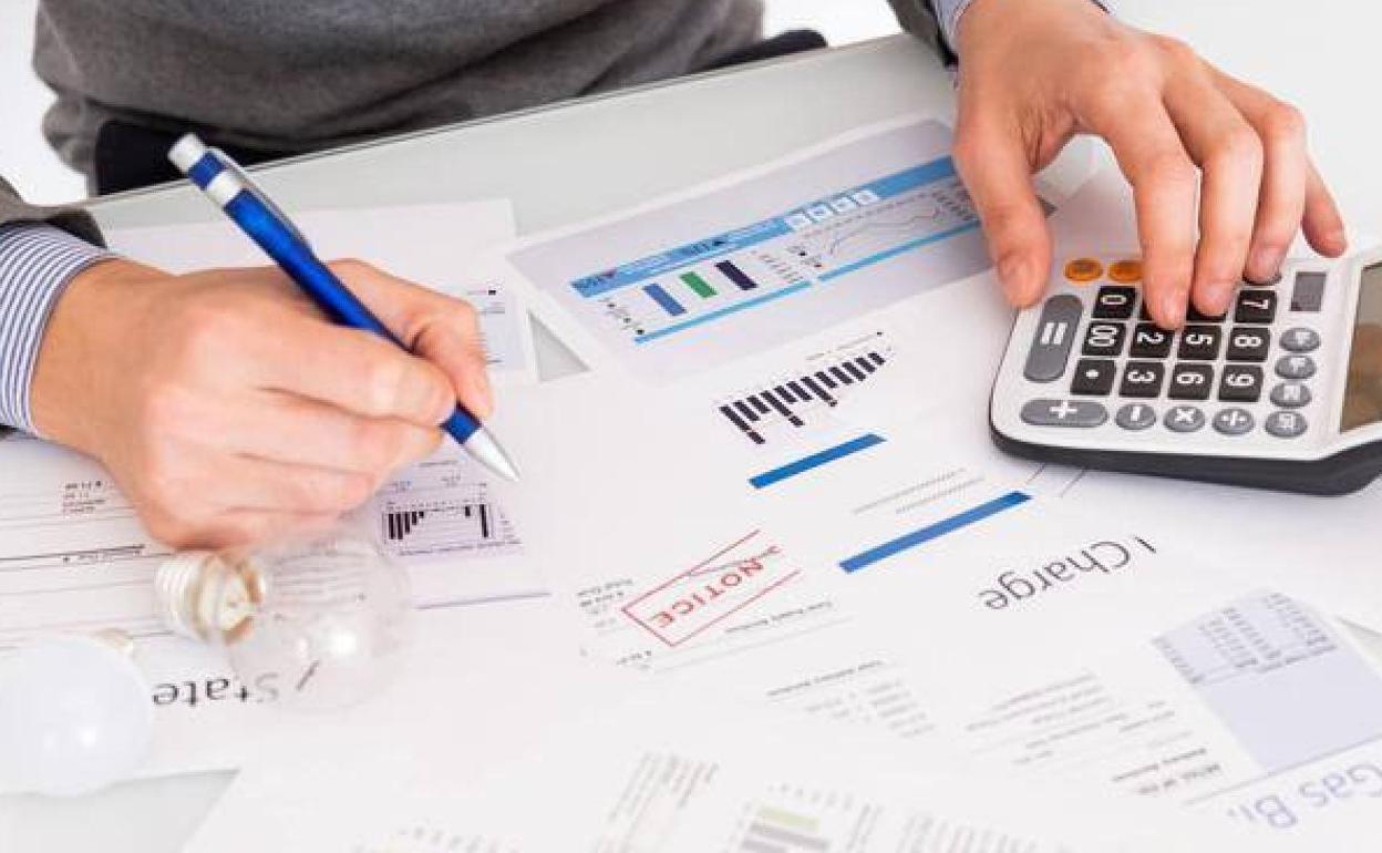 Cobran por error 220 euros a 8.000 autónomos.