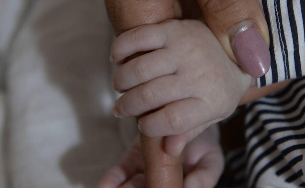 Un pueblo granadino ofrece cuidado de hijos gratis. 