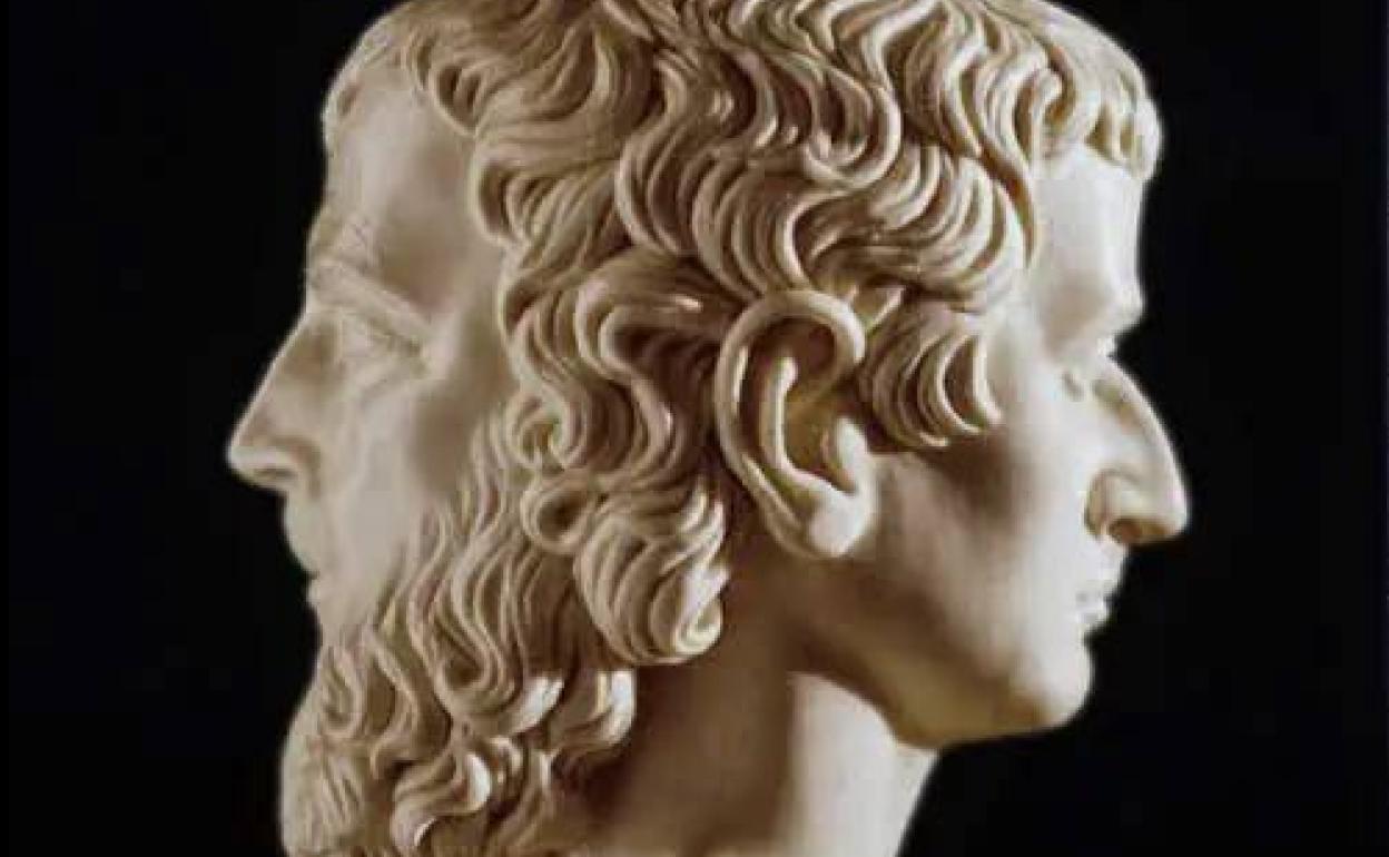 Escultura del dios romano Jano, el dios de las puertas, que mira al pasado y al futuro. 