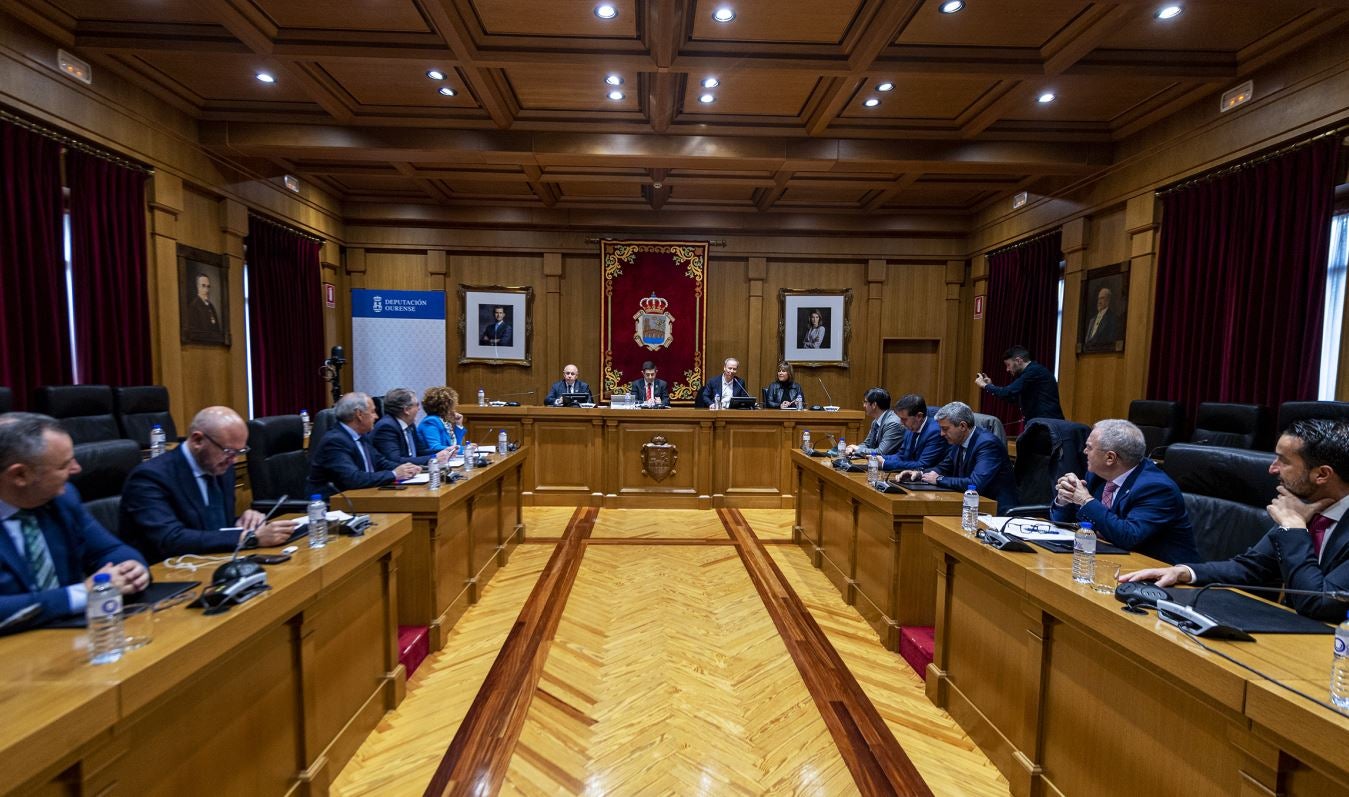 Plenario de la Comisión de diputaciones, cabildos y consejos insulares. 