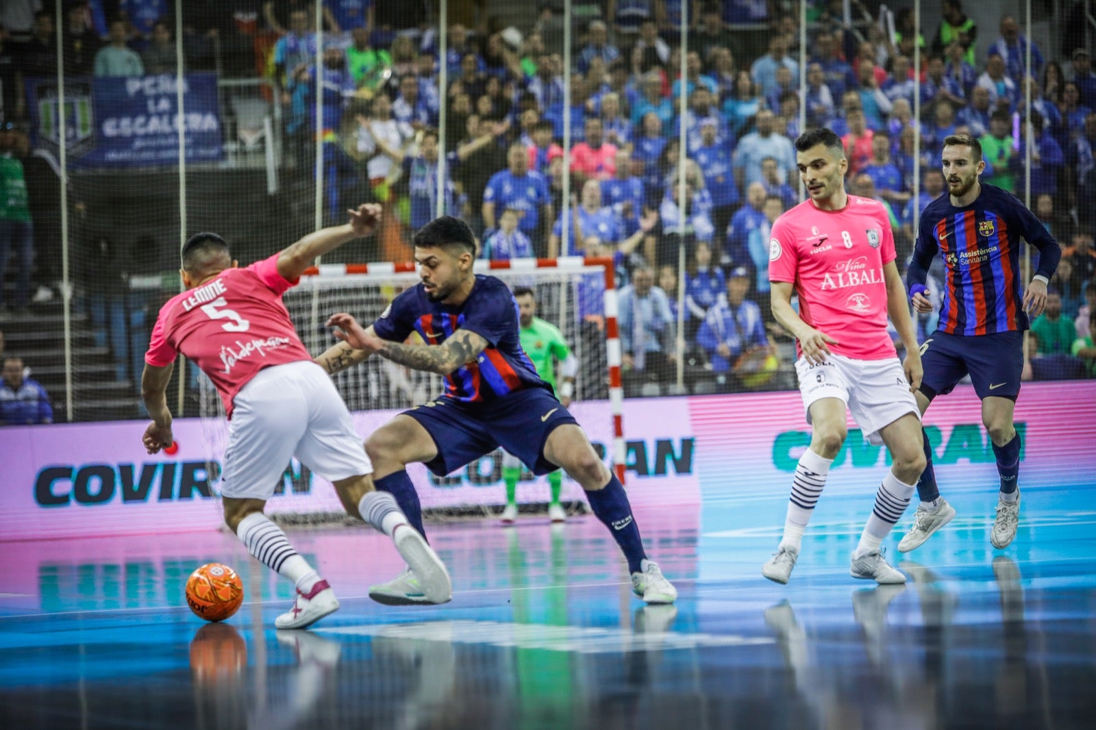 Momento del primer encuentro de la Copa de España, disputado entre el Barcelona y el Viña Albali de Valdepeñas.