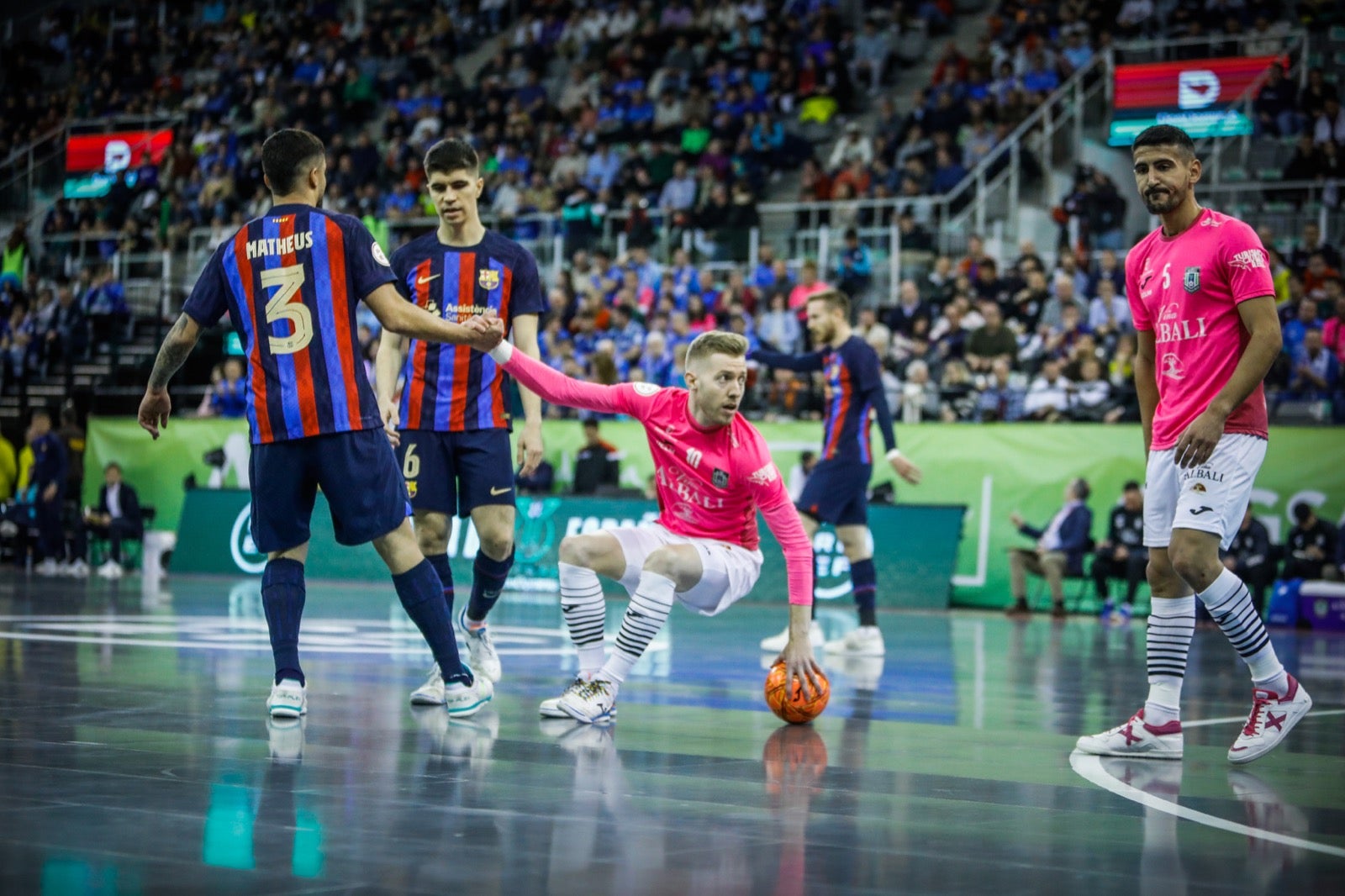 Momento del primer encuentro de la Copa de España, disputado entre el Barcelona y el Viña Albali de Valdepeñas.