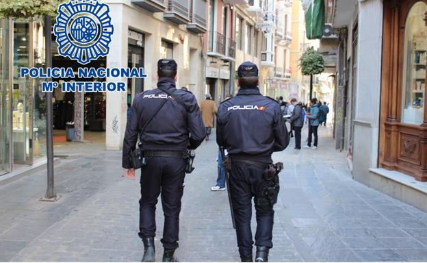 Detenido un activo ladrón que robaba mochilas en el centro de Granada