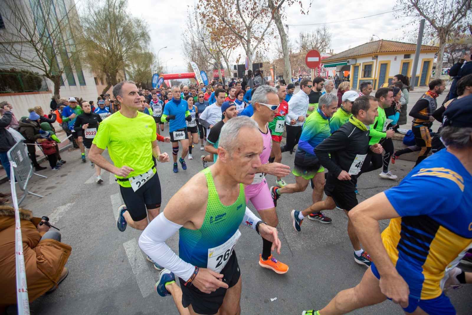 ientos de corredores participan en una de las grandes pruebas del Gran Premio de Fondo Diputación de Granada