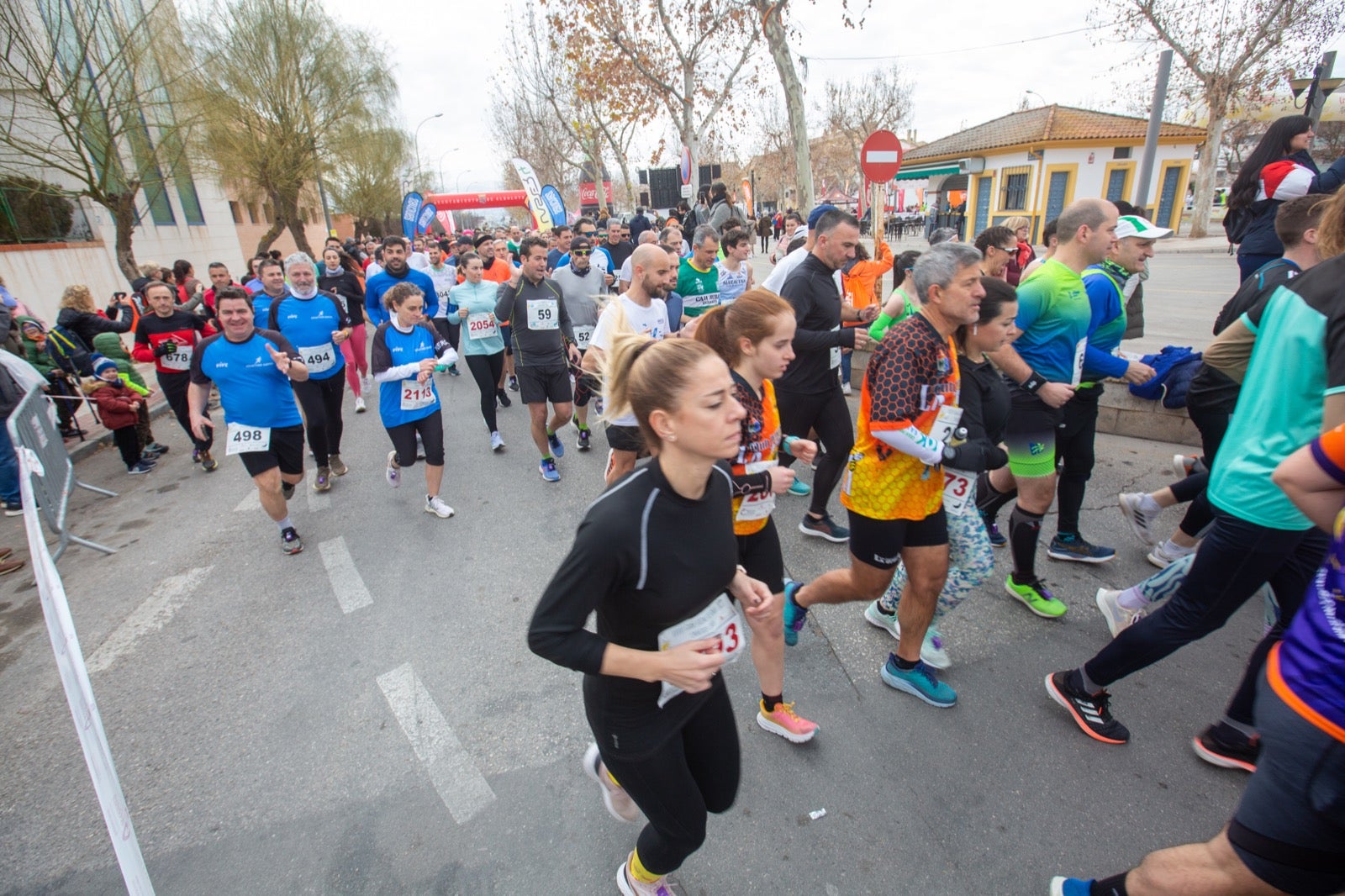 ientos de corredores participan en una de las grandes pruebas del Gran Premio de Fondo Diputación de Granada