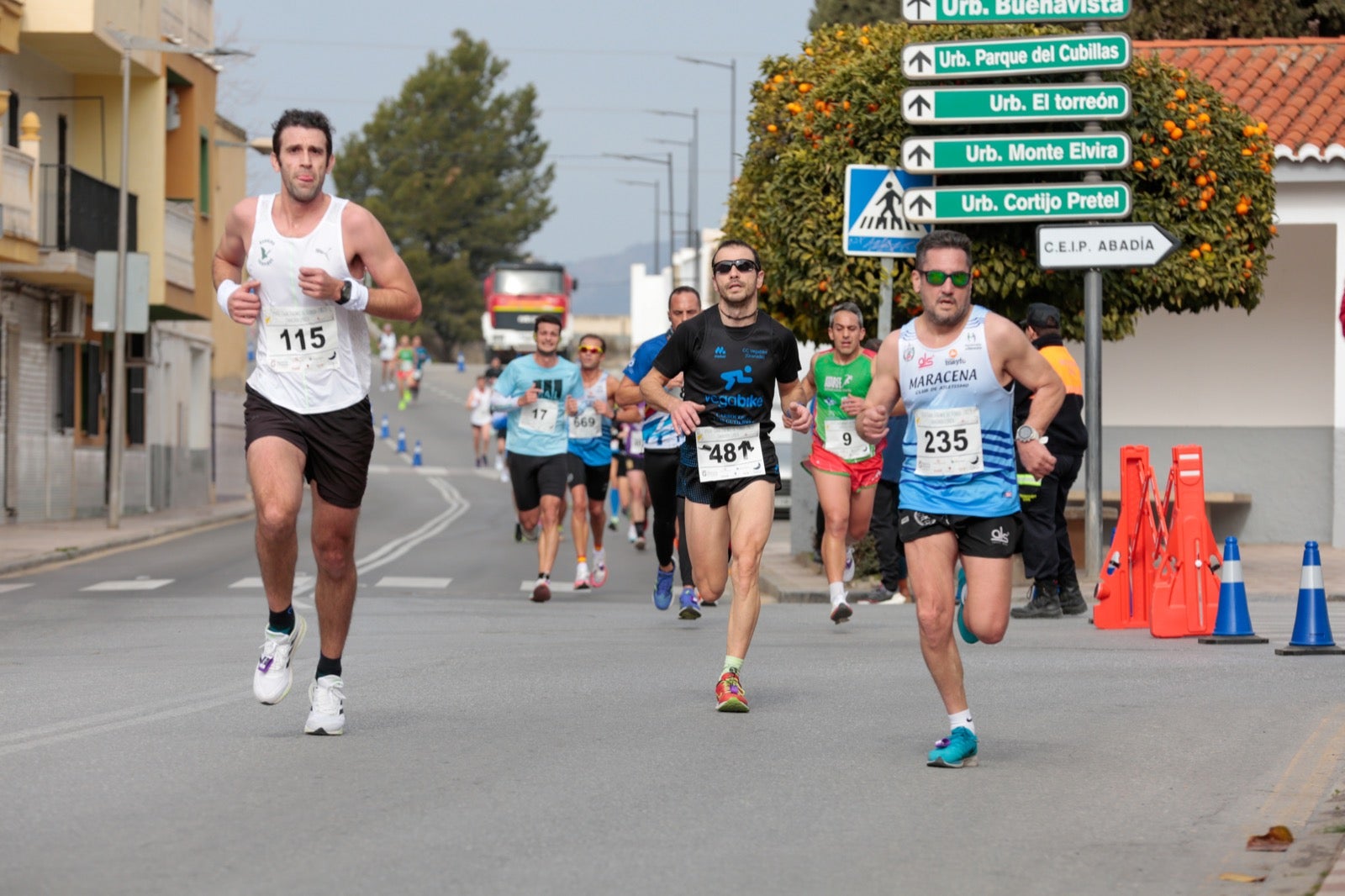 ientos de corredores participan en una de las grandes pruebas del Gran Premio de Fondo Diputación de Granada