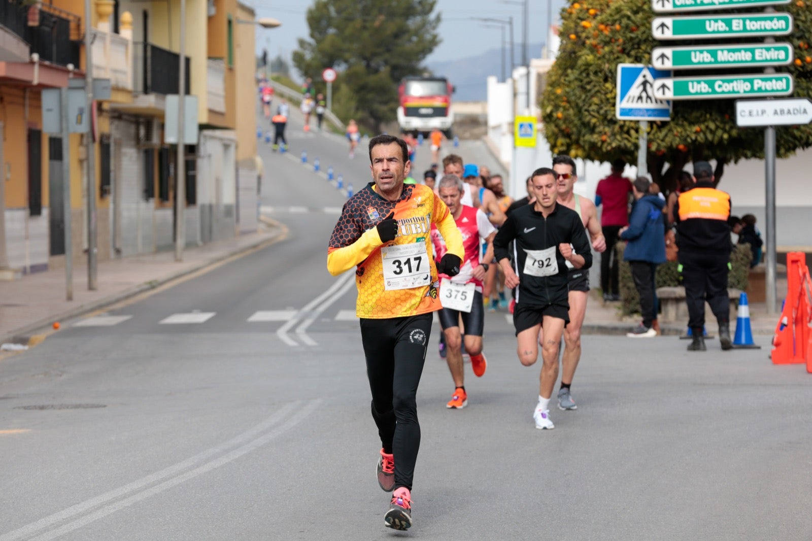 ientos de corredores participan en una de las grandes pruebas del Gran Premio de Fondo Diputación de Granada