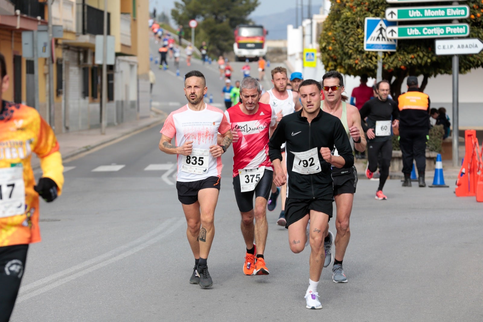 ientos de corredores participan en una de las grandes pruebas del Gran Premio de Fondo Diputación de Granada