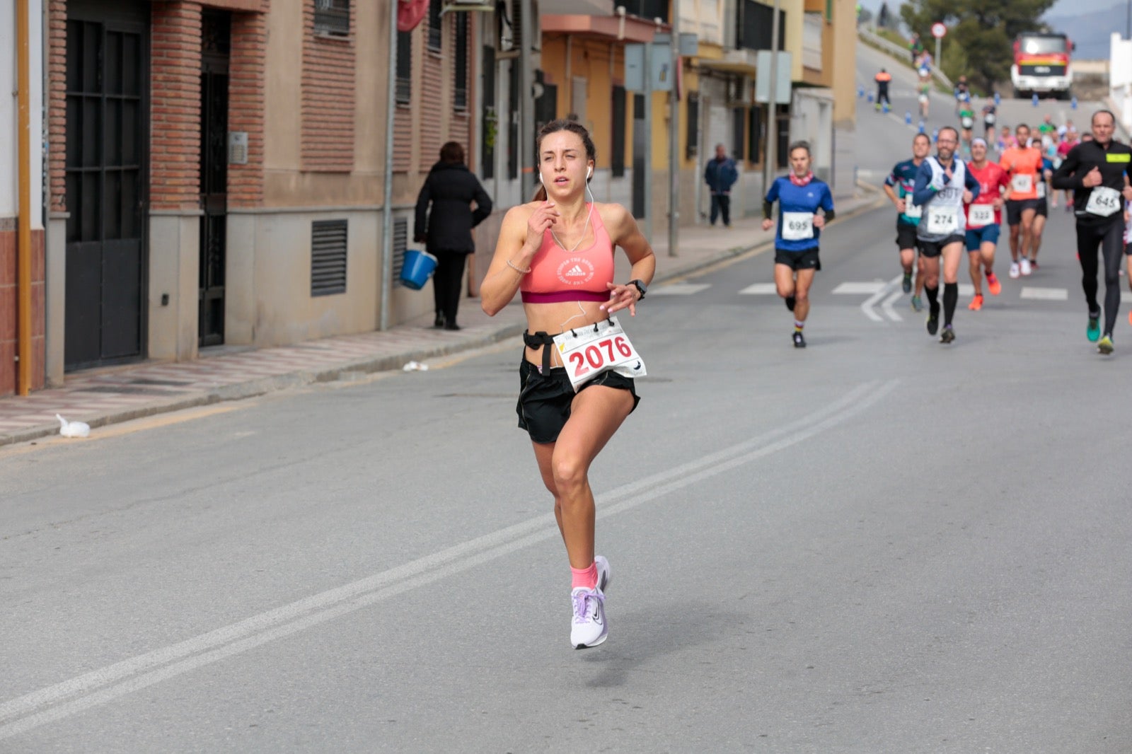 ientos de corredores participan en una de las grandes pruebas del Gran Premio de Fondo Diputación de Granada