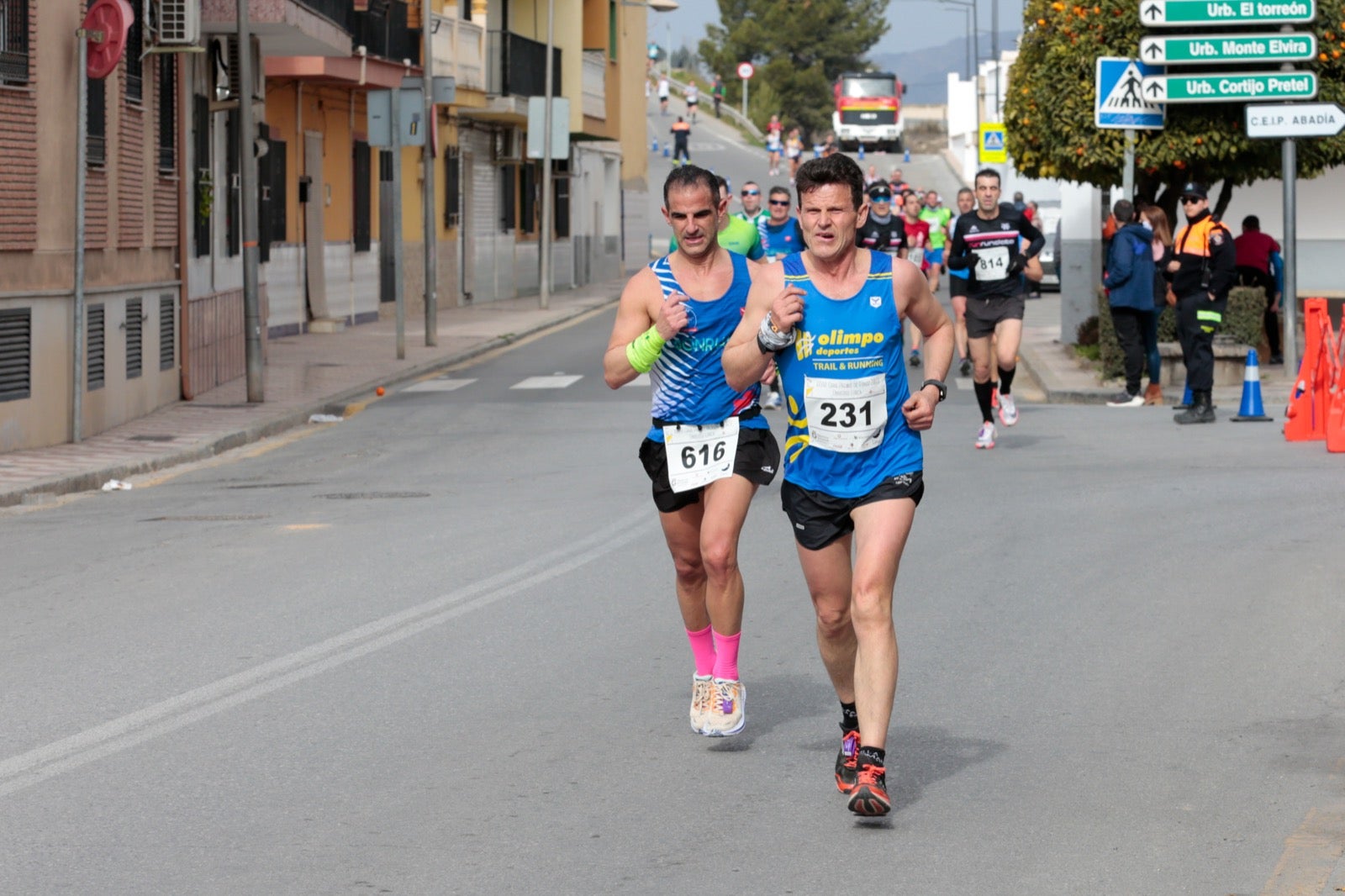 ientos de corredores participan en una de las grandes pruebas del Gran Premio de Fondo Diputación de Granada