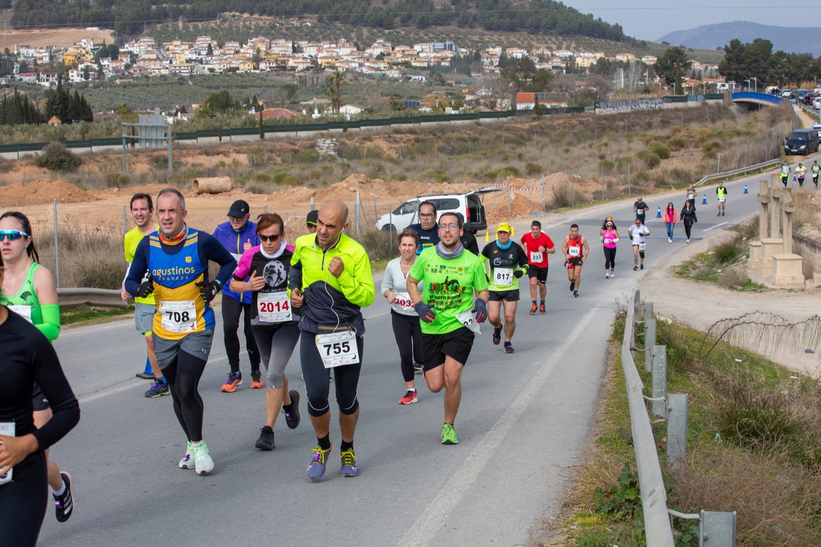 ientos de corredores participan en una de las grandes pruebas del Gran Premio de Fondo Diputación de Granada