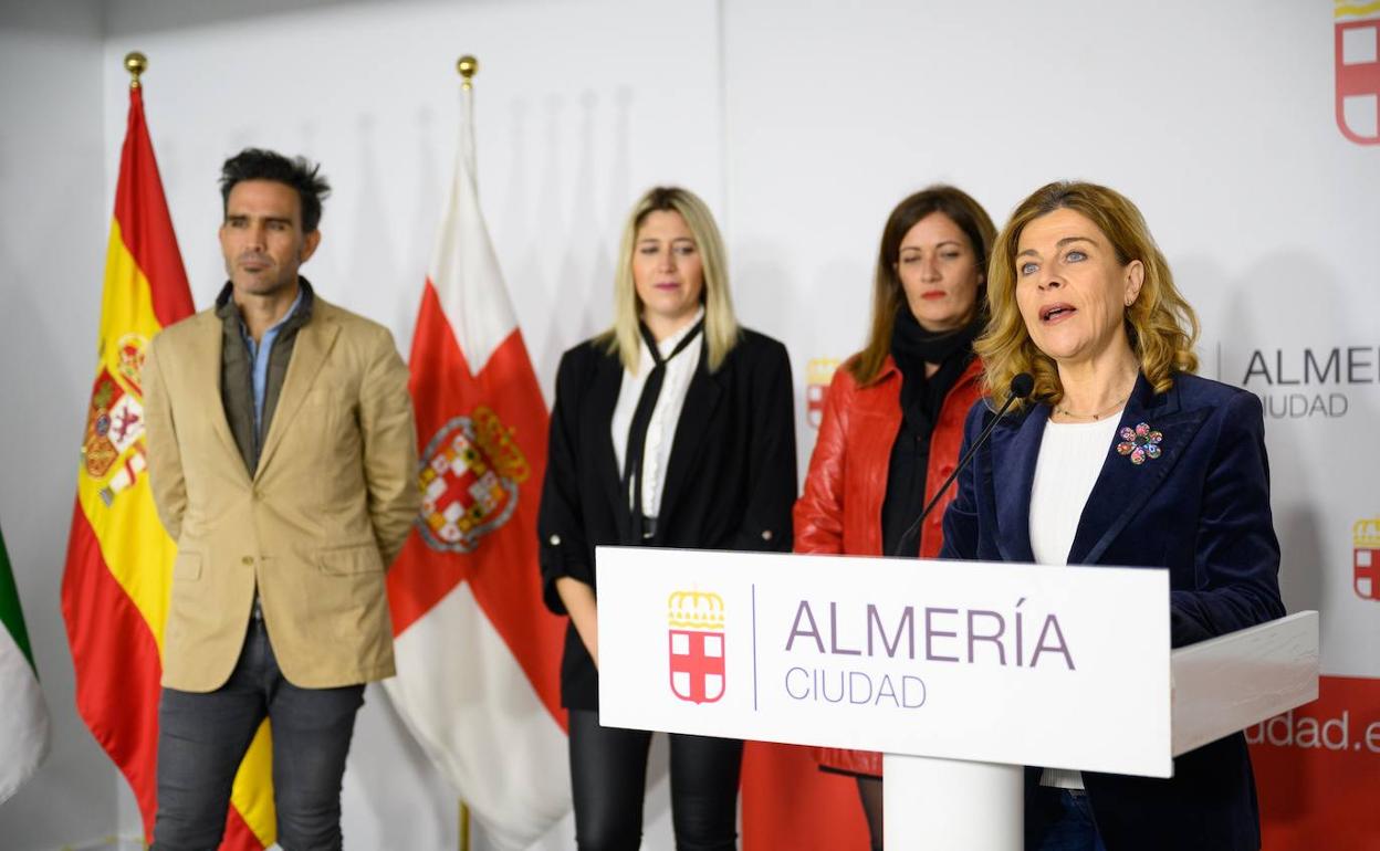 Paola Laýnez presenta la Carrera de la Mujer para el próximo 5 de marzo. 