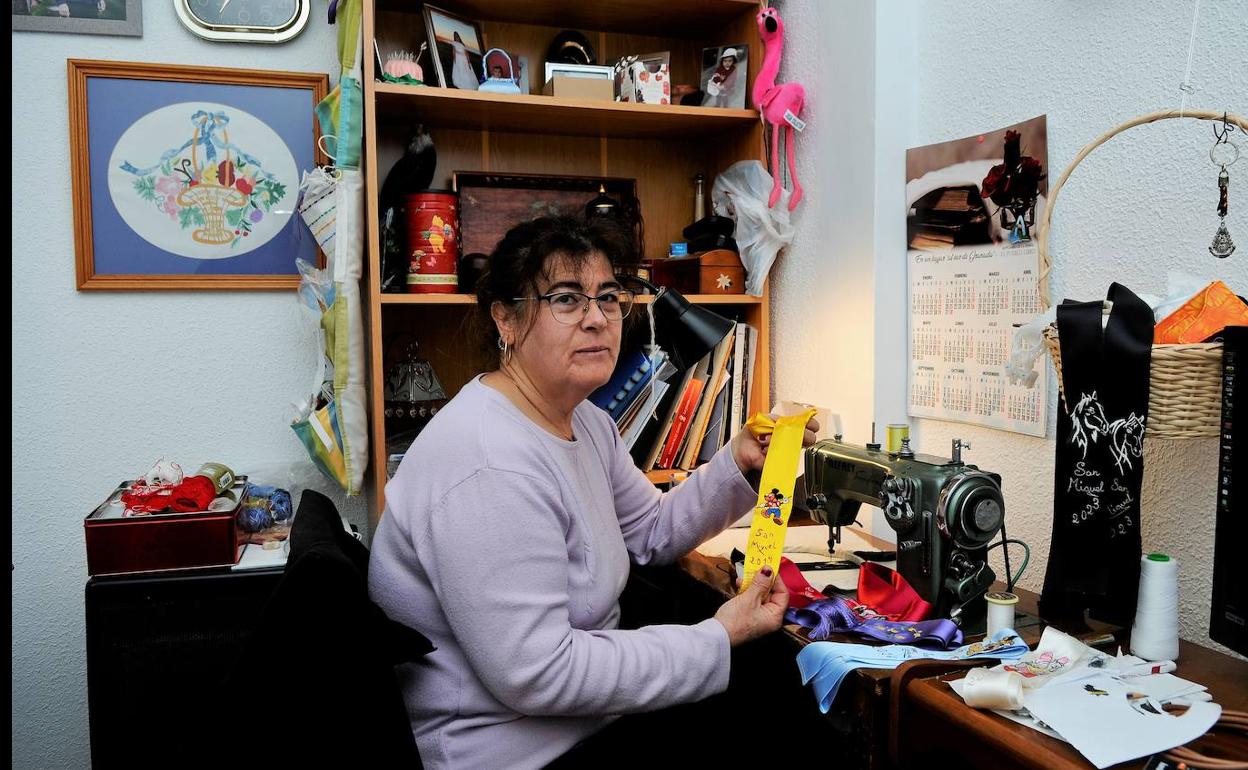 La artesana alpujarreña de las carreras de cintas a caballo