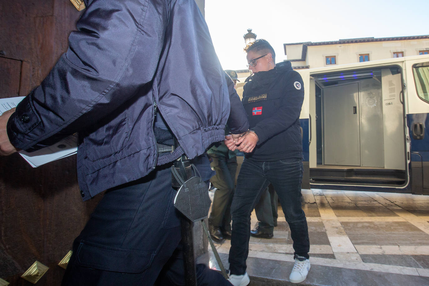 Yasmina M. R., asumió la autoría del brutal apuñalamiento este lunes en la Audiencia de Granada. 