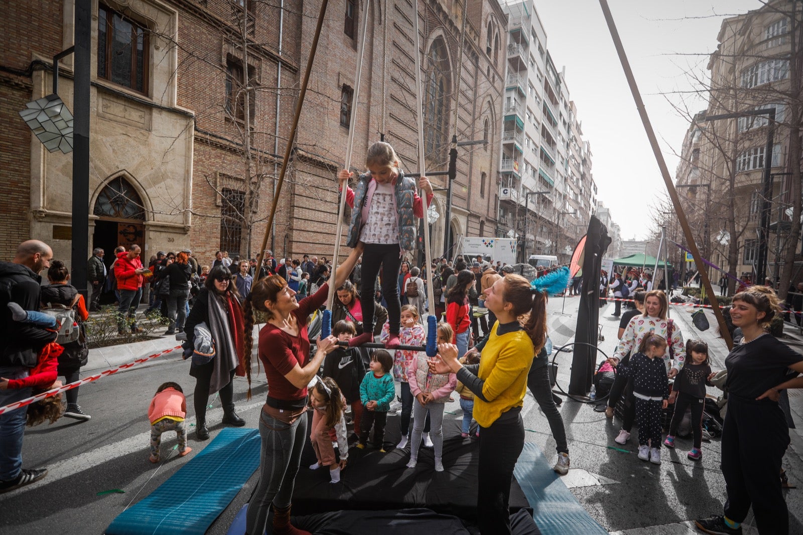 Actividades de todo tiop en el centro de la ciudad con motivo del día sin coches