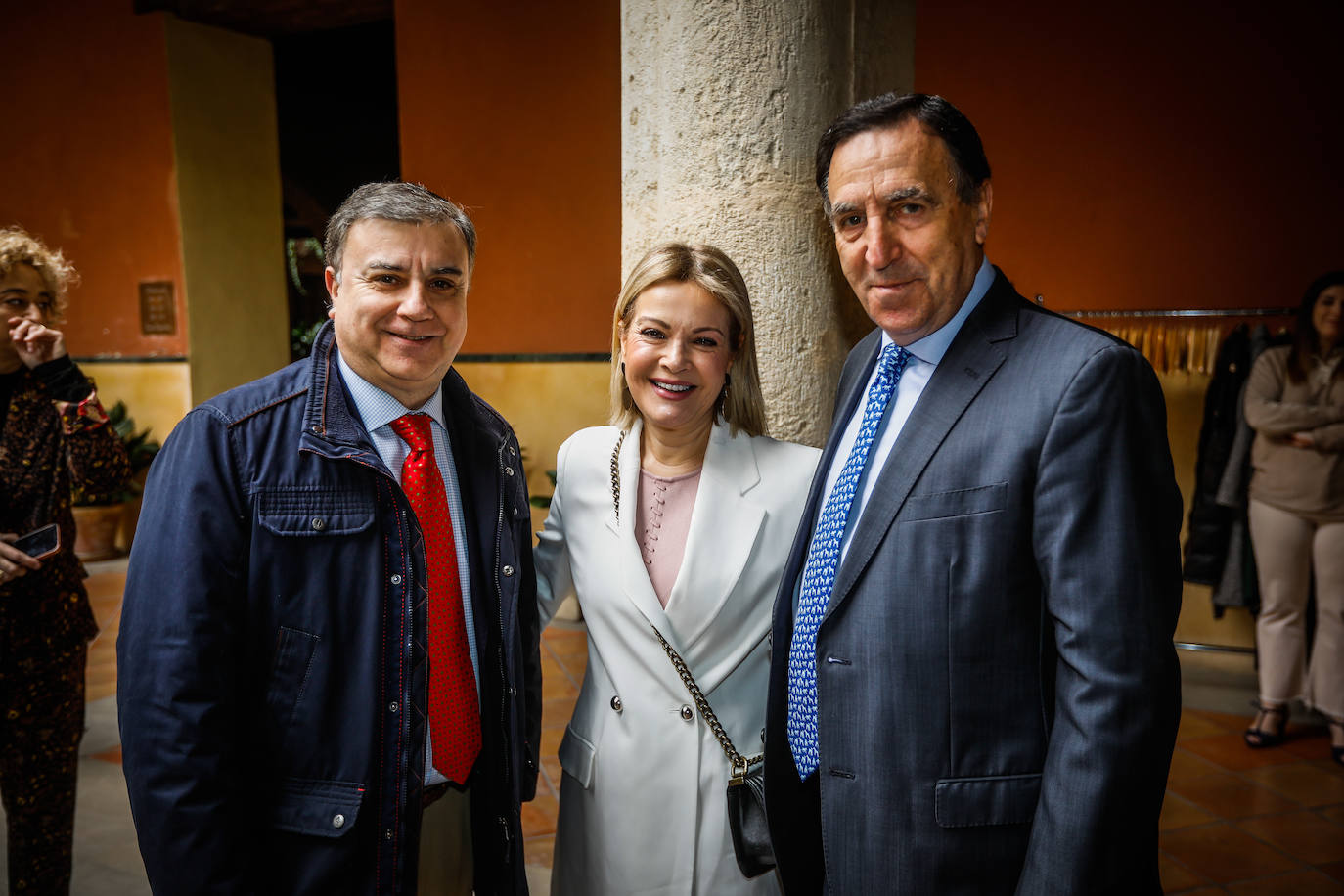 Momento del desayuno informativo organizado por IDEAL con el patrocinio de Cajamar y Antonio Garamendi como invitado.