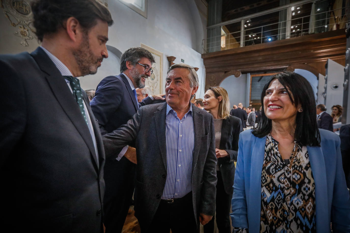 Momento del desayuno informativo organizado por IDEAL con el patrocinio de Cajamar y Antonio Garamendi como invitado.