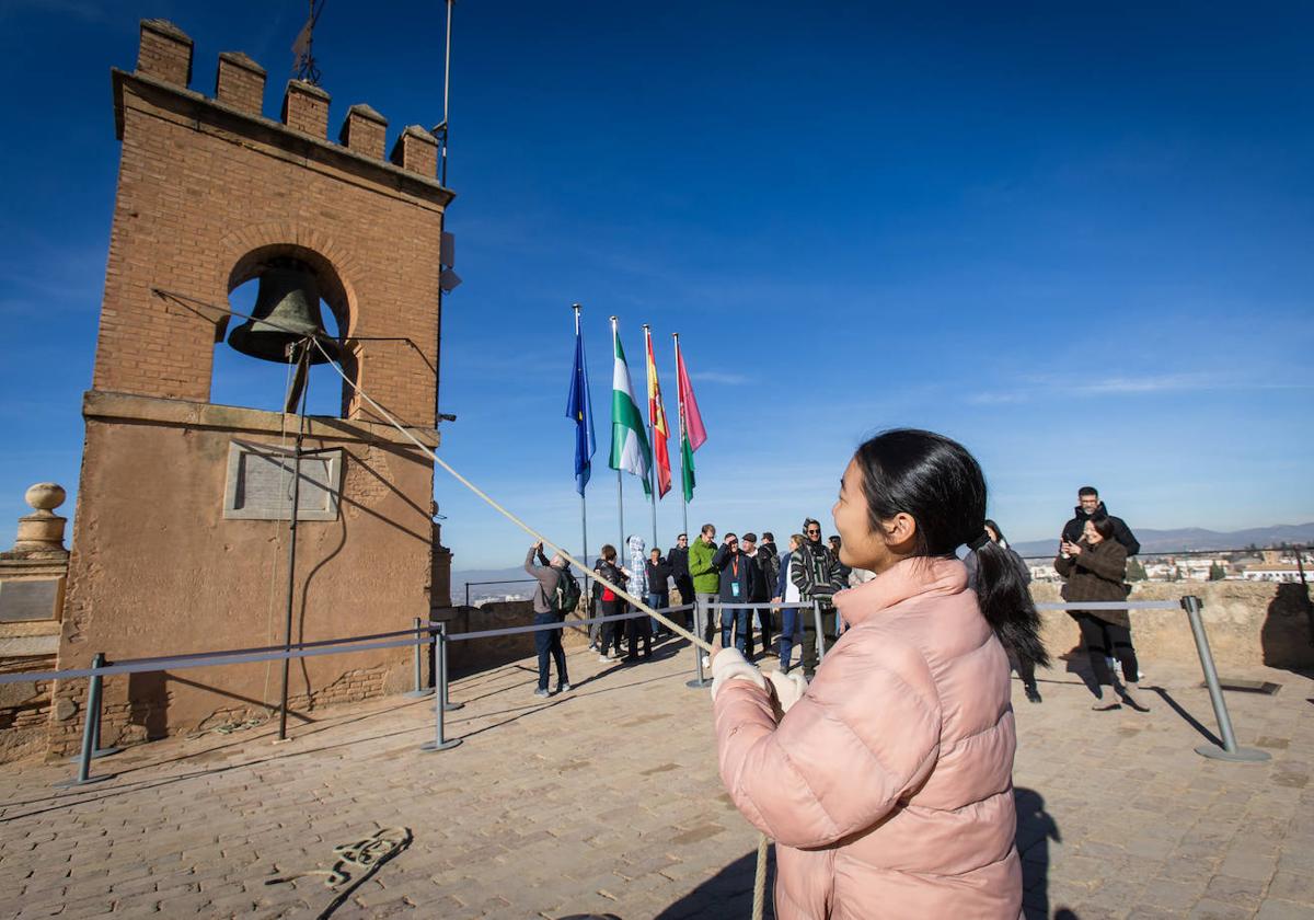 Más de 6.500 acceden a la Torre de la Vela este 2 de enero.