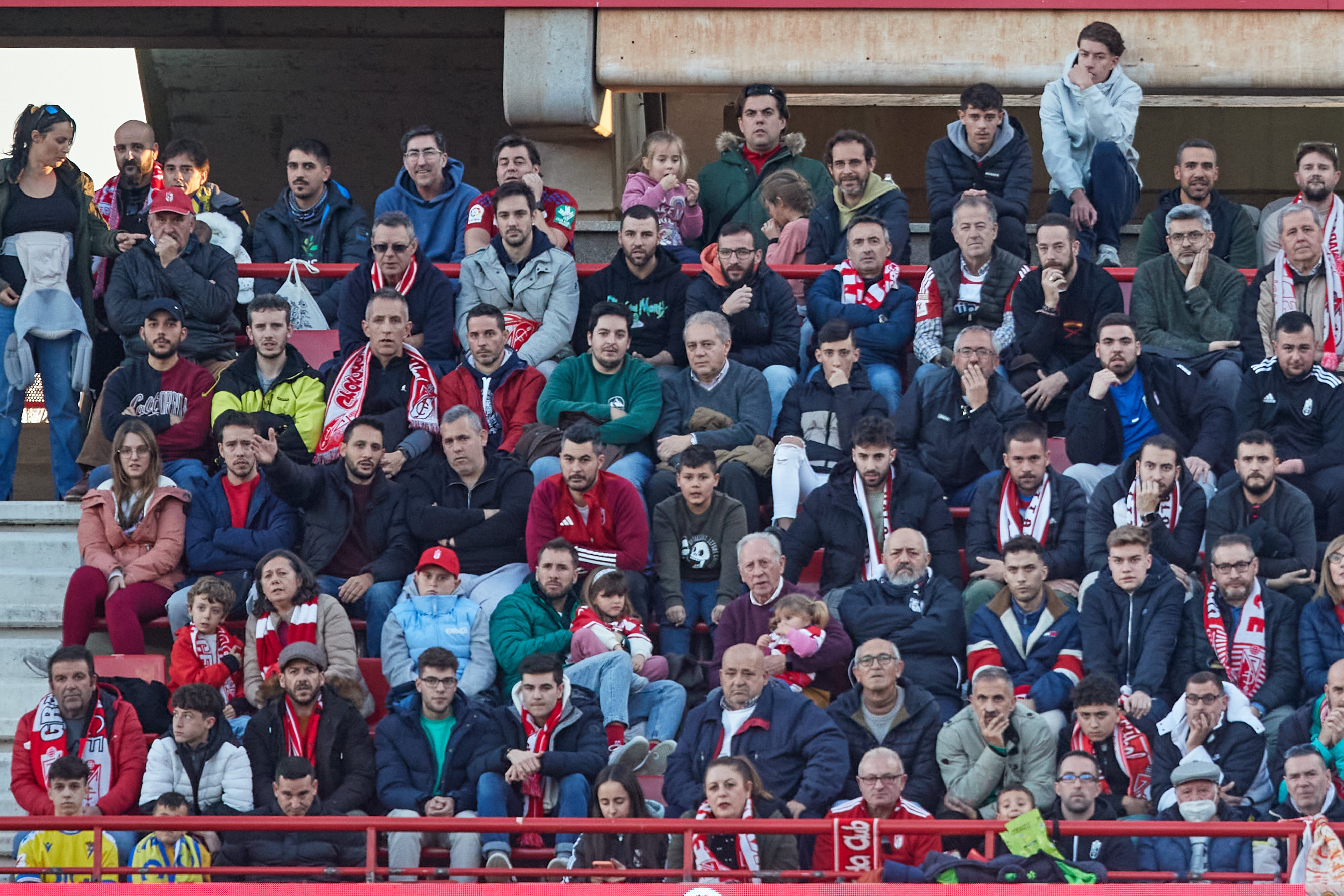 Encuéntrate en la grada en el Granada-Cádiz