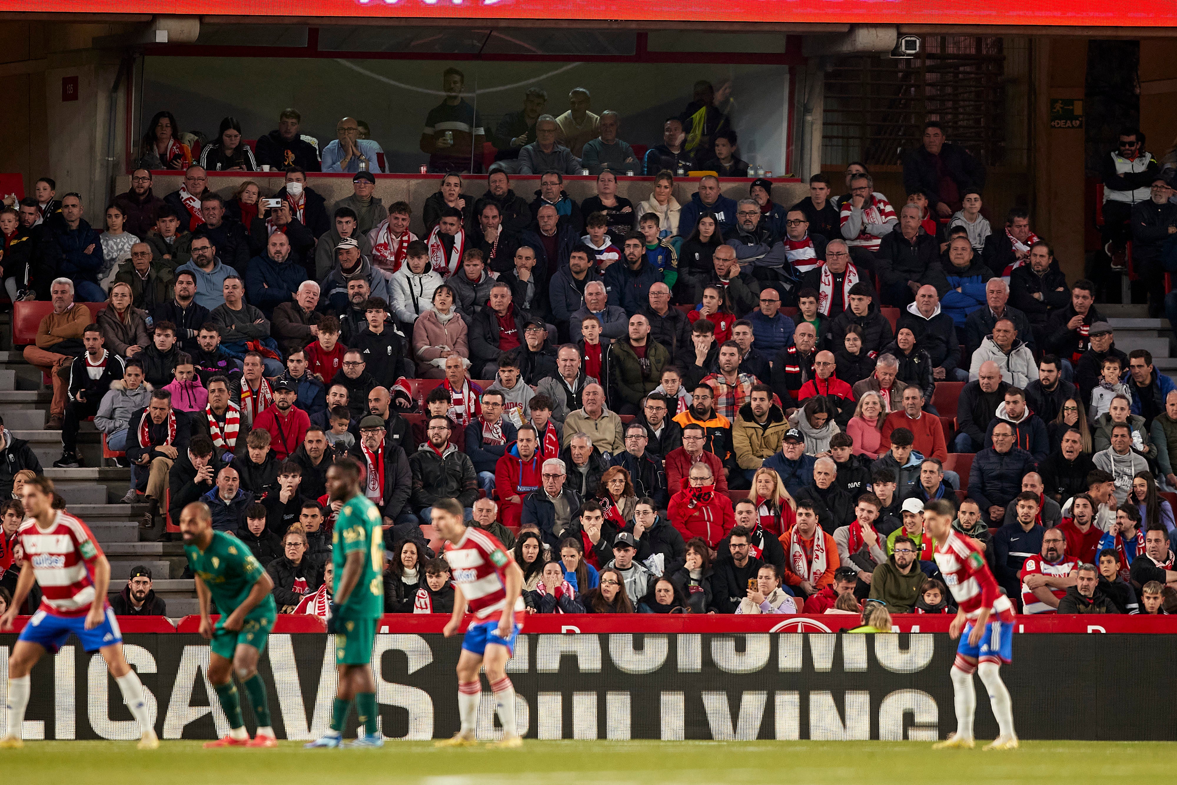 Encuéntrate en la grada en el Granada-Cádiz