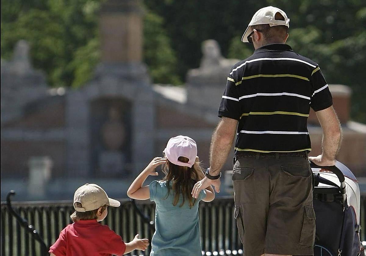 Así puedes pedir la ayuda de la Seguridad Social de 115 euros mensuales por hijo en 2024.