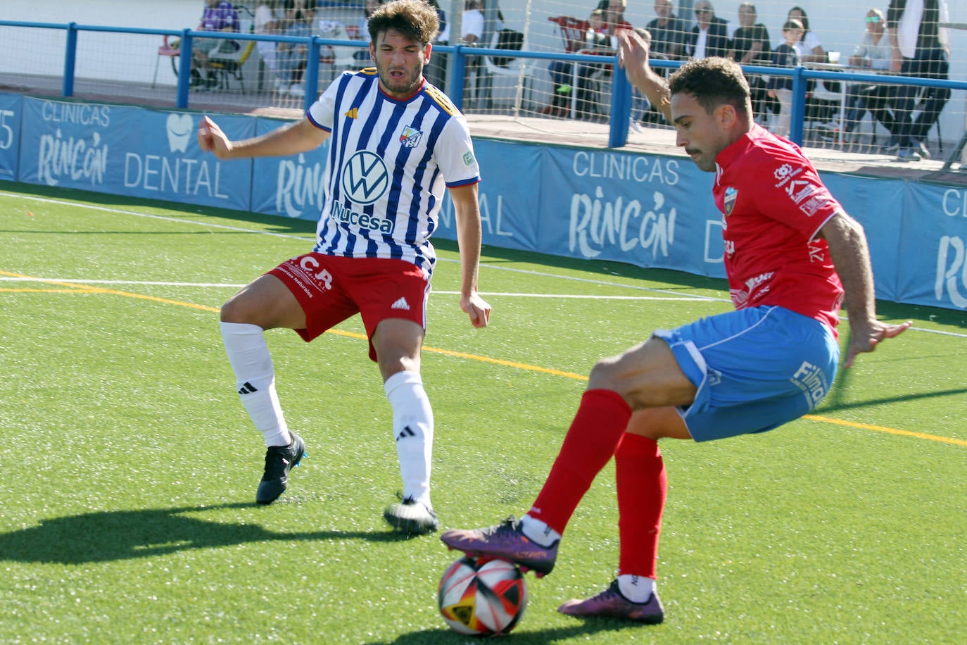 El Motril tendrá un encuentro complicado en el terreno de juego del primer clasificado Torremolinos.