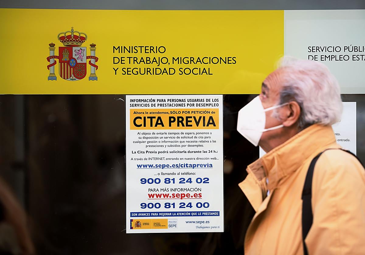 Estos son los cambios en la ayuda de 480 euros por paro en 2024.