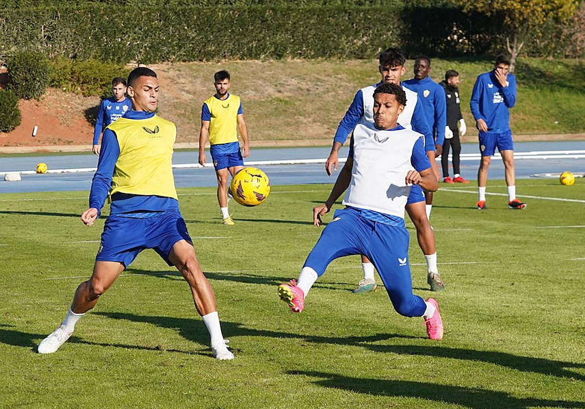 Kaiky, que espera el balón, se queda y no irá al preolímpico de Venezuela.