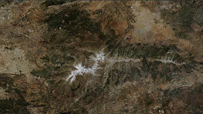 Imagen antes - La evolución de la nieve en Sierra Nevada en el último mes vista desde el satélite