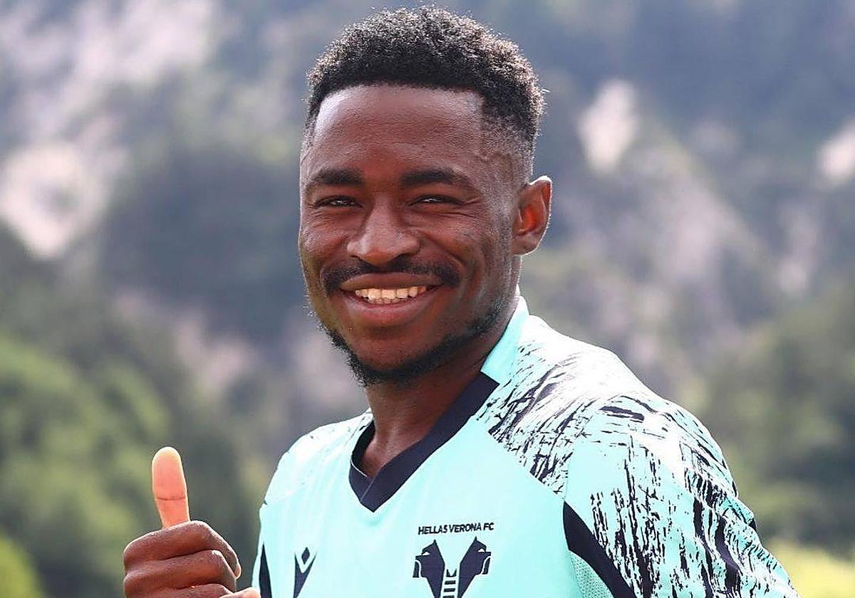 Martin Hongla, sonriente durante un entrenamiento con su antiguo equipo.