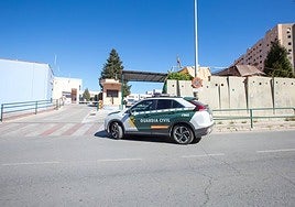 Entrada de la Comandancia de la Guardia Civil de Granada.