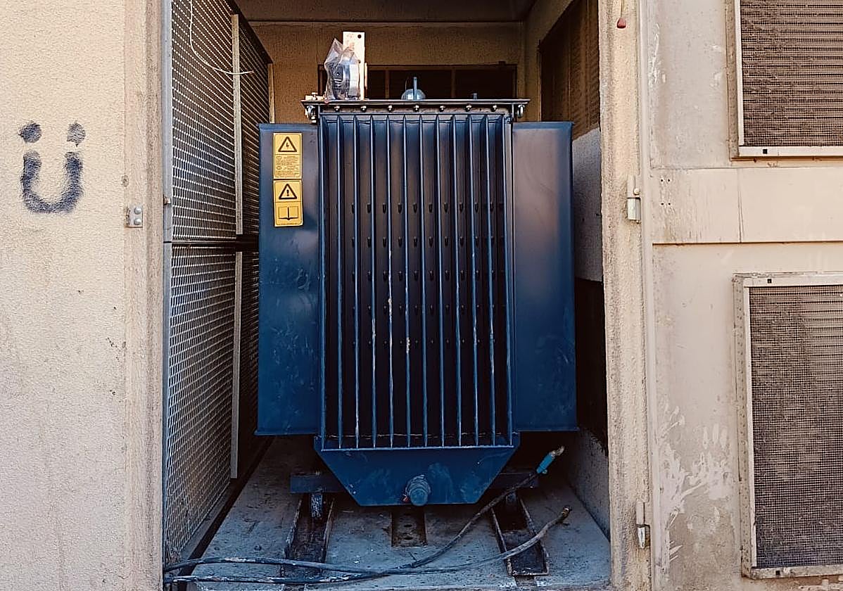 Endesa achaca a los enganches ilegales por la marihuana el incendio de un transformador en Pinos Puente