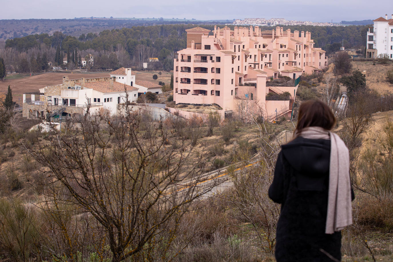 Imagen secundaria 2 - Imágenes de la urbanizacion Medina Elvira.