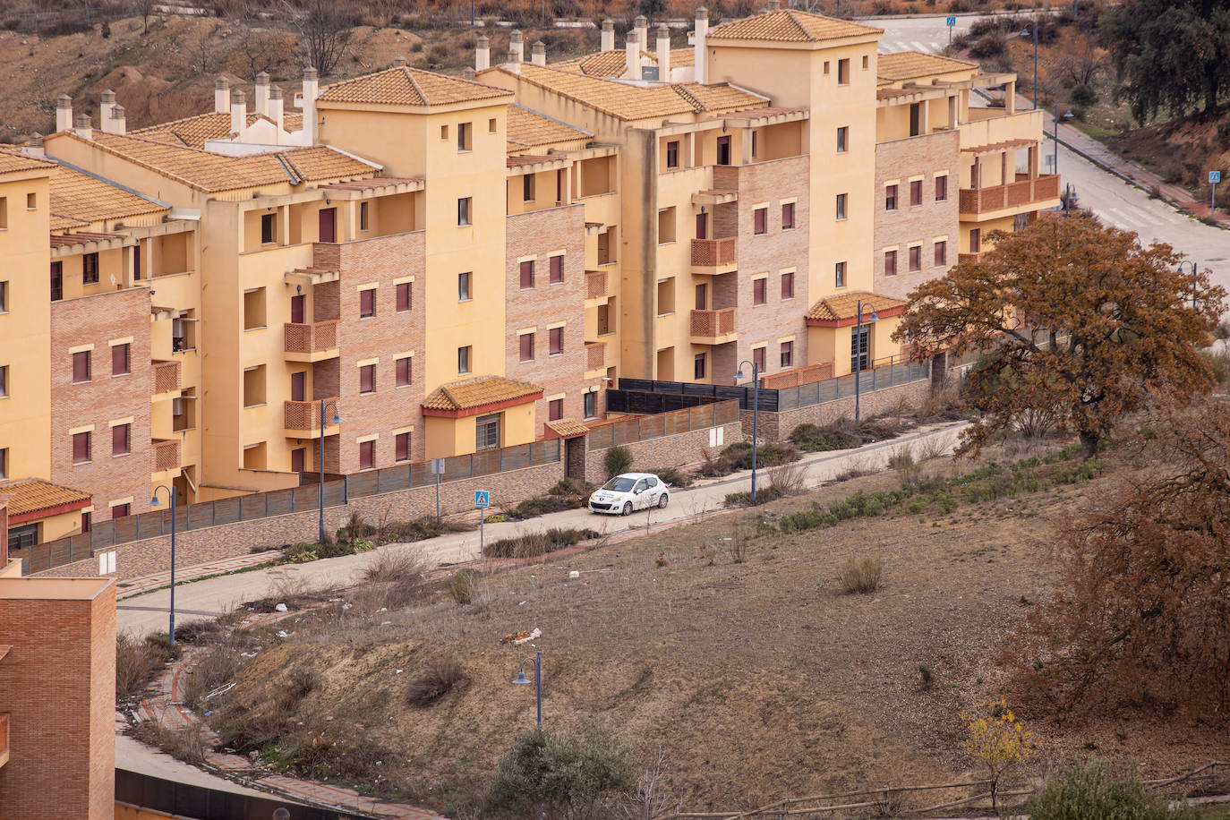 Imagen principal - Imágenes de la urbanizacion Medina Elvira.