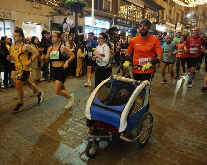 Corredores de todo tipo y con acompañamiento.