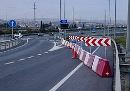 Cortes de tráfico en un ramal de la autovía por los trabajos del paso peatonal del PTS.
