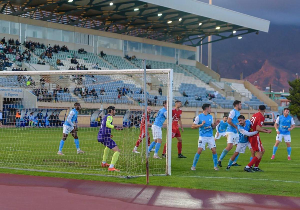 Continúan los problemas y las bajas de jugadores, por motivos económicos, en el club celeste.