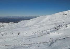 Las fuertes rachas de viento obligan a cerrar Sierra Nevada este miércoles