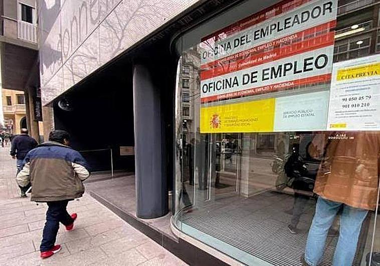 La infracción por la que el SEPE puede retirar el subsidio por desempleo para mayores de 52 años.