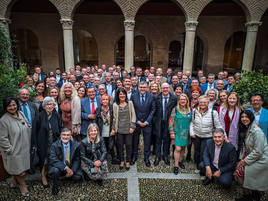 Inmaculada López Calahorro, rodeada de amigos y representantes, en su despedida.