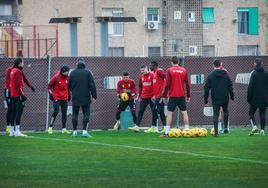 Rondo de calentamiento previo al entrenamiento.