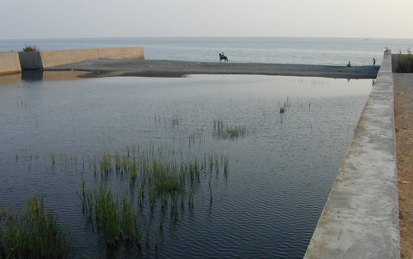 Desembocadura del río Guadalfeo.