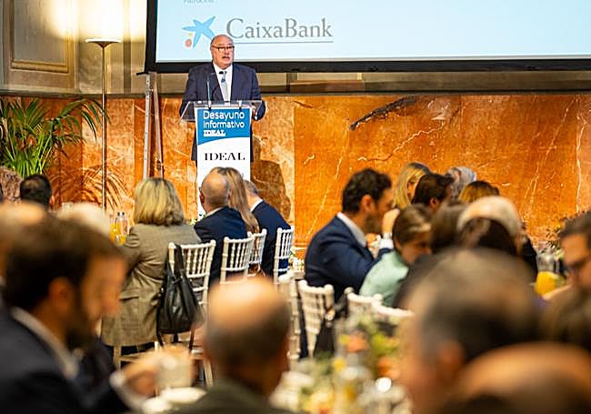 Las imágenes del desayuno Ideal con la consejera Carmen Crespo.