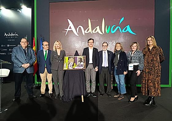 Presentación con el Ayuntamiento y la Agrupación de Cofradías de la capital.